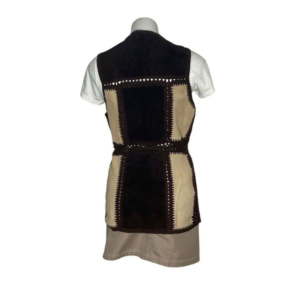 VINTAGE Suede Vest Patchwork Crochet Knit Button Front Tie Belt Size Medium - Picture 2 of 10